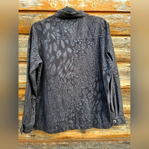 Erin London Black Suede Leopard/Animal Print Collared Button up Blouse Top - Picture 10 of 14